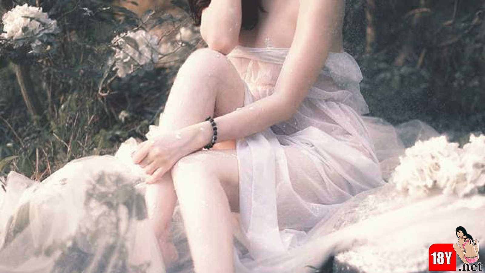 Chơi bài khoe lồn